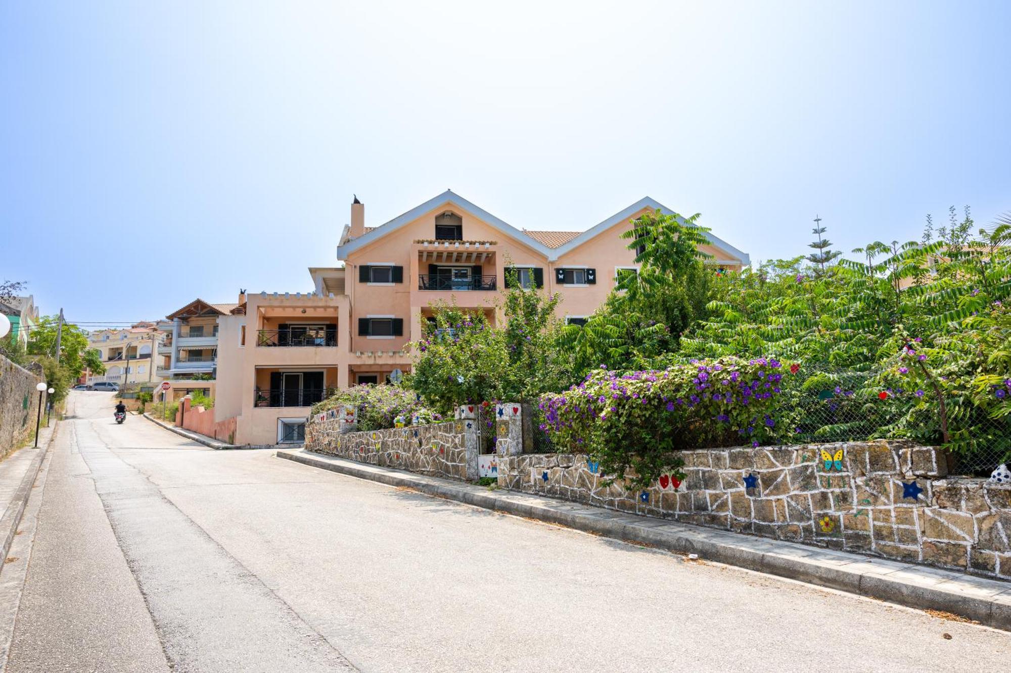 Domus City Apartment Argostolion Exterior foto